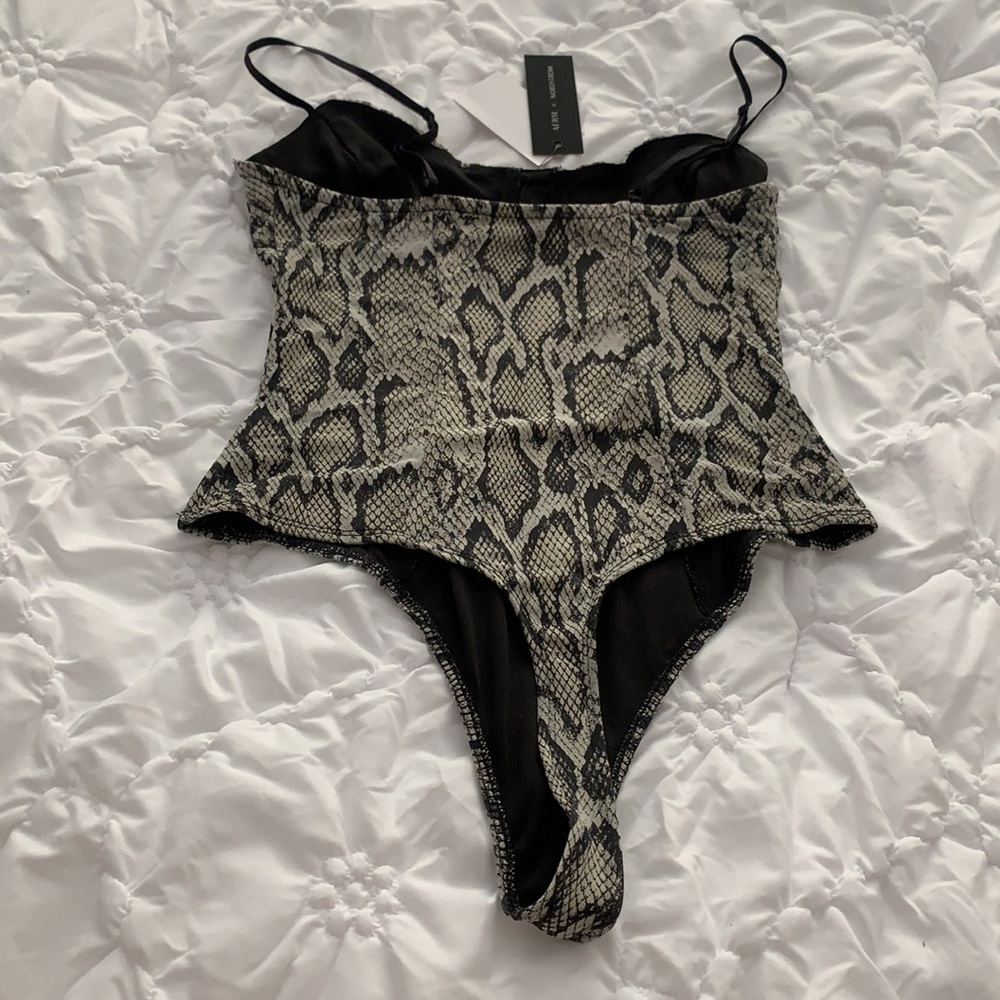 Snake Print bodysuit - Picture 3 of 3